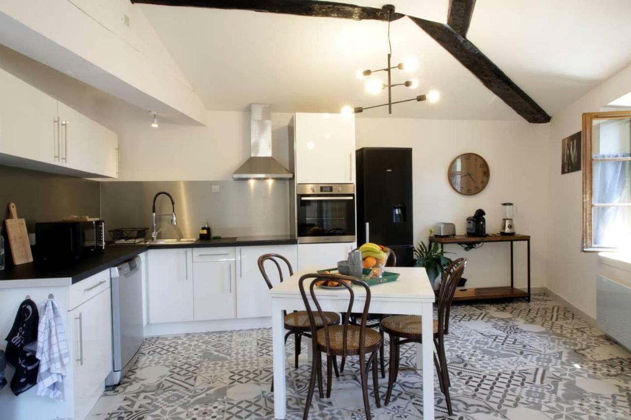 Les Gites De Laure - L'Or Vert, Appartement Avec Vue Sur Le Chateau, Parking Prive, Climatisation, Netflix, A 160 M De La Cite Medievale Carcassonne Exterior foto